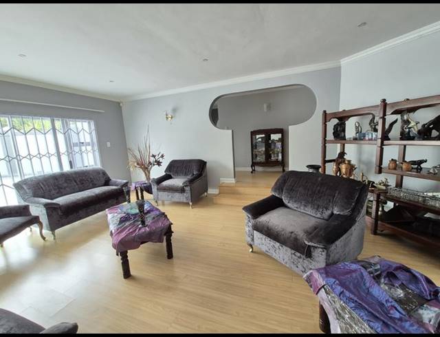 4 BEDROOM HOUSE FOR SALE IN SUNNYRIDGE